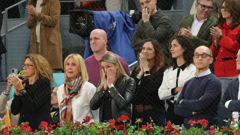 Los familiares de Rafa Nadal se emocionan con su despedida en el Mutua Madrid Open Los familiares de Rafa Nadal se emocionan con su despedida en el Mutua Madrid Open