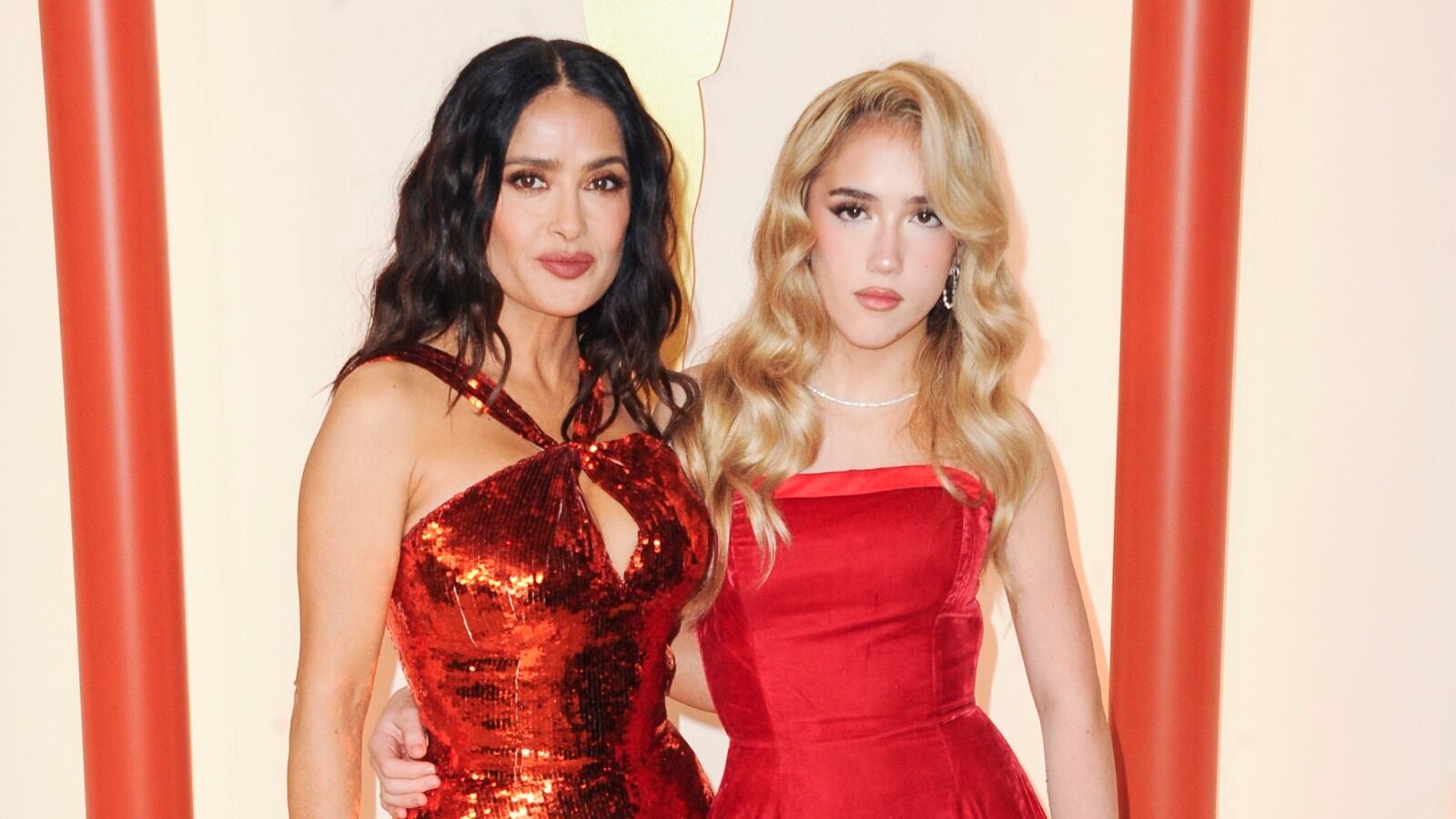 Madres famosas que comparten ropa con sus hijas: Desde Salma Hayek hasta Courteney Cox