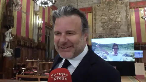 Ricardo Bofill recogiendo la medalla de Oro al Mérito Cívico póstuma de su padre Ricardo Bofill recogiendo la medalla de Oro al Mérito Cívico póstuma de su padre