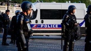 Polic&iacute;a francesa