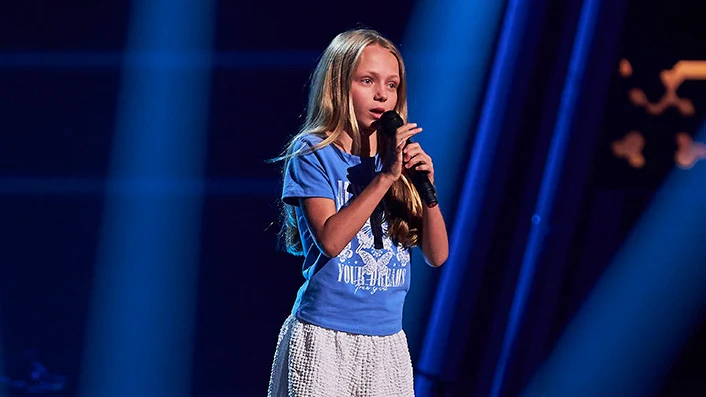 Un huracán de emociones: Carmen entra en La Voz Kids gracias a Lola Índigo Un huracán de emociones: Carmen entra en La Voz Kids gracias a Lola Índigo