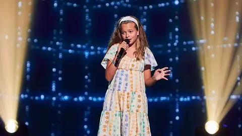 La cara de sorpresa de Amor al ver a Melendi girar su silla en el último segundo La cara de sorpresa de Amor al ver a Melendi girar su silla en el último segundo