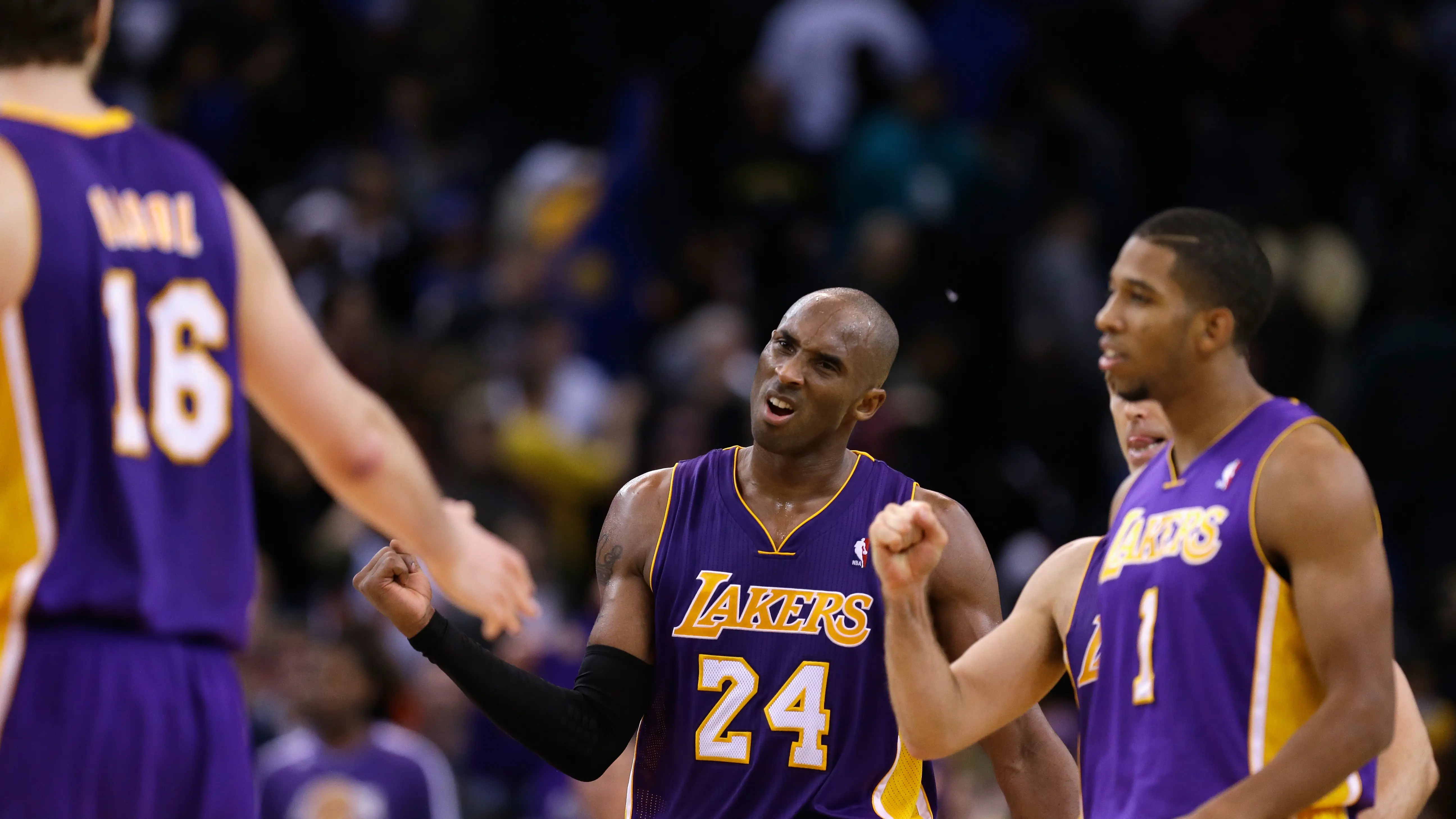 Darius Morris, Pau Gasol y Kobe Bryant durante un partido de los Lakers Darius Morris, Pau Gasol y Kobe Bryant durante un partido de los Lakers
