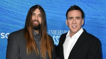 Nicolas Cage junto a su hijo Weston Cage