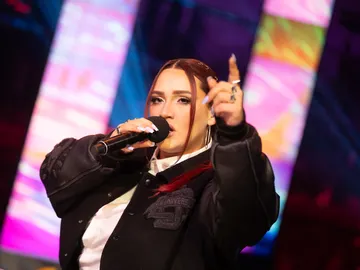 ¡Piel de gallina! Lía Kali demuestra su increíble talento cantando en El Hormiguero ¡Piel de gallina! Lía Kali demuestra su increíble talento cantando en El Hormiguero