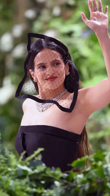 Rosalía en la Gala MET 2024 Rosalía en la Gala MET 2024