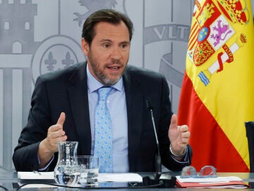 El ministro de Transportes, Óscar Puente, en rueda de prensa