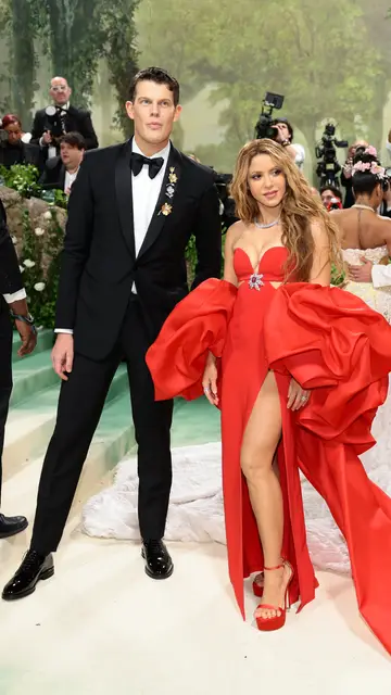 Shakira y el diseñador Wes Gordon Shakira y el diseñador Wes Gordon