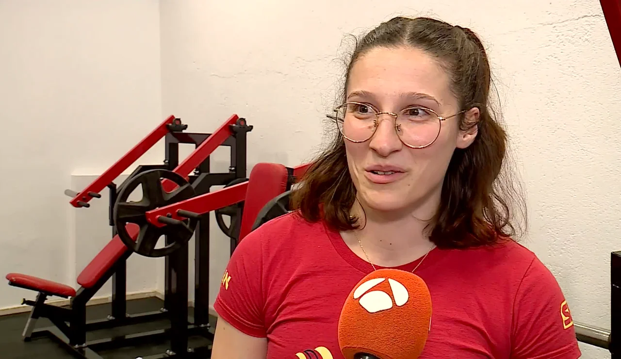 Rosalía Veiga, campeona de powerlifting nacional
