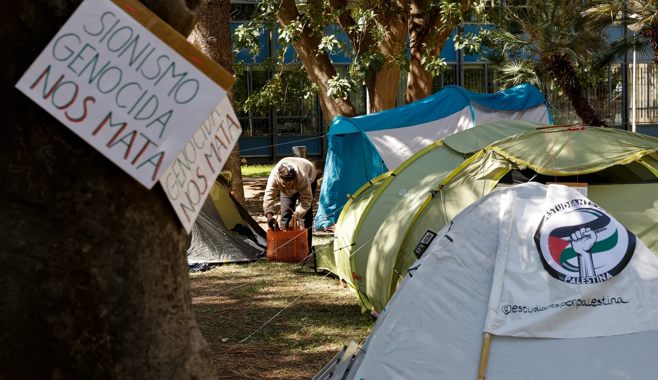 Estudiantes universitarios de Valencia acampan en favor a Palestina