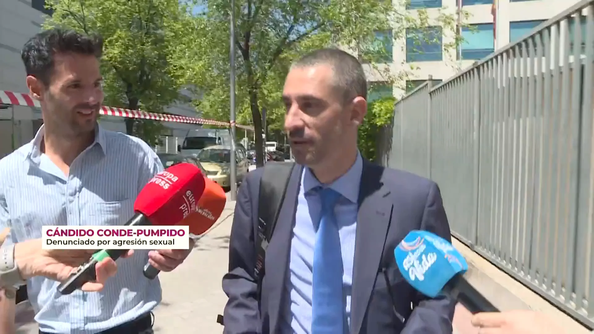 Reaparece Cándido Conde Pumpido Jr tras el altercado por el que ingresó en el hospital: "¿Me estáis viendo no?" Reaparece Cándido Conde Pumpido Jr tras el altercado por el que ingresó en el hospital: "¿Me estáis viendo no?"