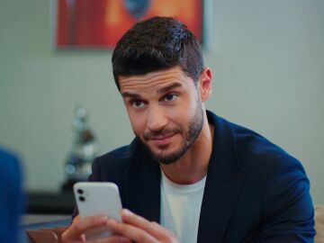 La reacci&oacute;n de &Ccedil;ağatay al ver la foto del hijo de Feyza: &iquest;Es &eacute;l su padre?