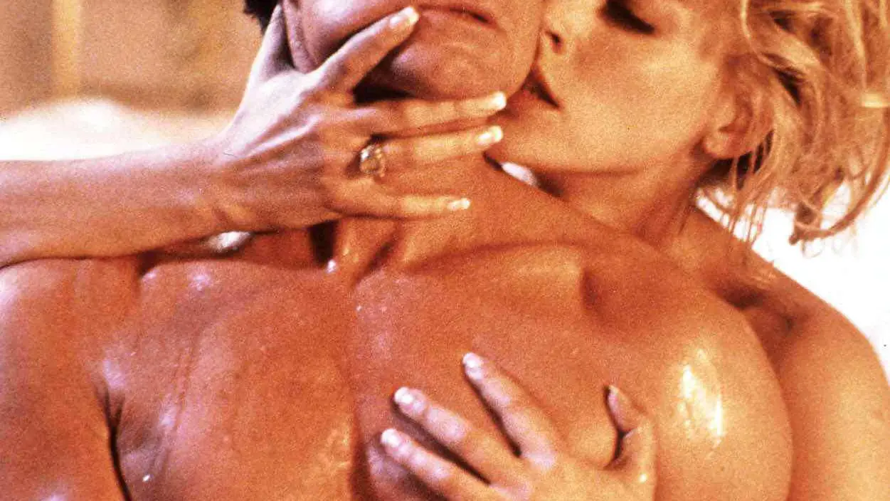 Michael Douglas y Sharon Stone Trotz en Instinto Básico Michael Douglas y Sharon Stone Trotz en Instinto Básico