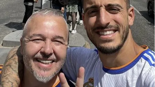 Joselu, en la final de 2022 junto a su padre Joselu, en la final de 2022 junto a su padre