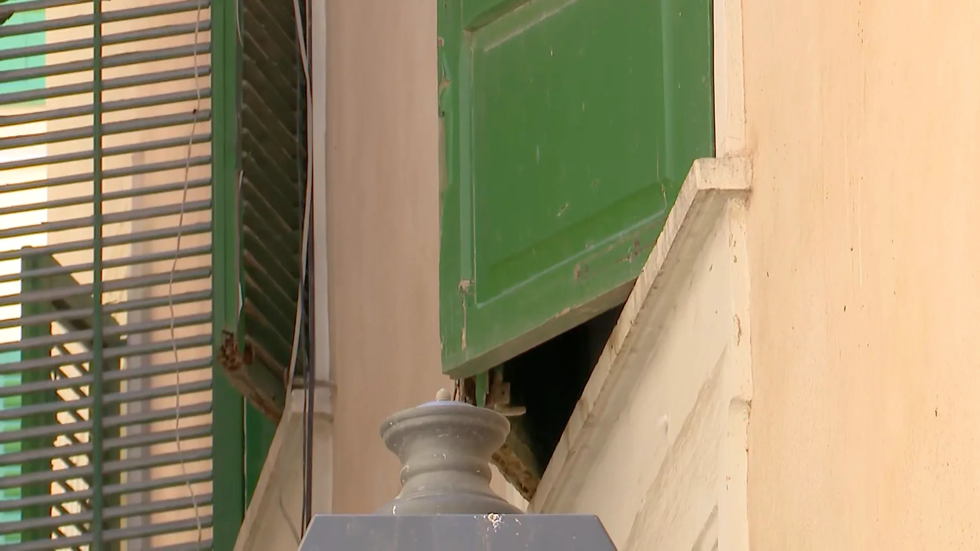 Lanza al amante de su mujer por la ventana tras descubrir la infidelidad: "Es la segunda vez que ocurre"