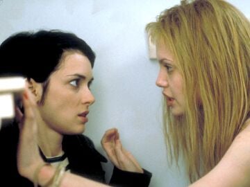 Winona Ryder y Angelina Jolie en Inocencia Interrumpida