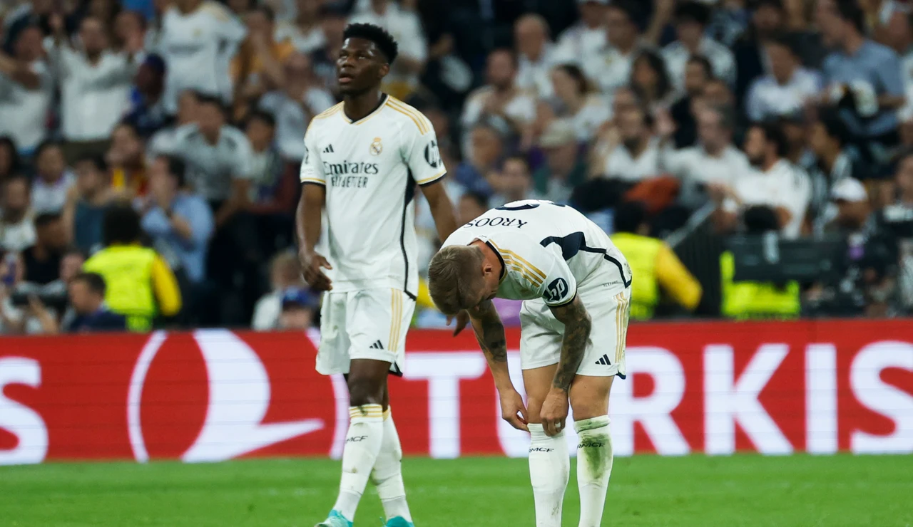 Aurelien Tchouaméni y Toni Kroos se lamentan tras el gol del Bayern