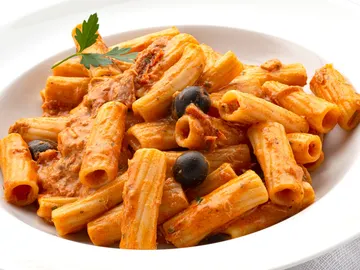 Un "platazo" de pasta fácil y rico sin igual de Karlos Arguiñano: rigatoni con crema de atún Un "platazo" de pasta fácil y rico sin igual de Karlos Arguiñano: rigatoni con crema de atún