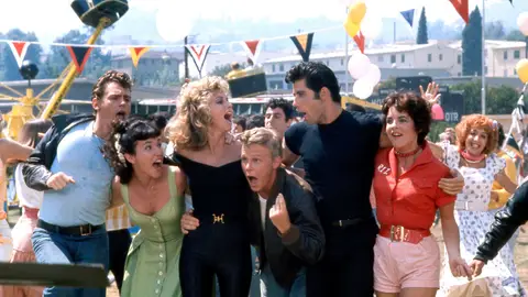 Olivia Newton-John, Jeff Conaway, John Travolta, Stockard Channing en Grease Olivia Newton-John, Jeff Conaway, John Travolta, Stockard Channing en Grease