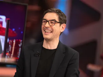 "Me dijo que no tenía ni idea de mover la cadera": Juanra Bonet recuerda cómo fue su entrenamiento vip con Bárbara Rey "Me dijo que no tenía ni idea de mover la cadera": Juanra Bonet recuerda cómo fue su entrenamiento vip con Bárbara Rey