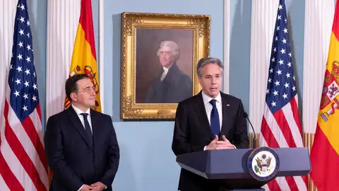 Albares junto a Blinken. Albares junto a Blinken.