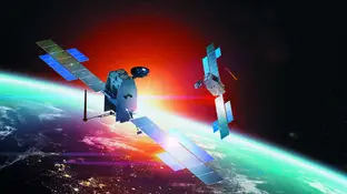 Imagen de archivo de un satélite orbitando alrededor de la Tierra Ilustración de los satélites SpainSat