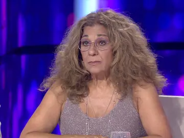 Lolita carga contra el pulsador por los retos de Juanra Bonet Lolita carga contra el pulsador por los retos de Juanra Bonet