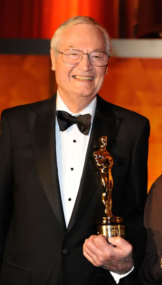 Roger Corman con su Oscar Honorífico