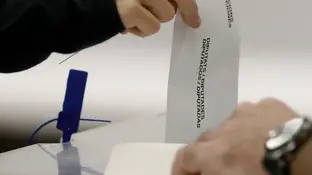 Voto depositado en la urna electoral Voto depositado en la urna electoral