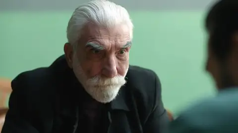 En el último capítulo de Secretos de familia: Merdan pone a Kadir contra las cuerdas para vengar la muerte de su hijo En el último capítulo de Secretos de familia: Merdan pone a Kadir contra las cuerdas para vengar la muerte de su hijo