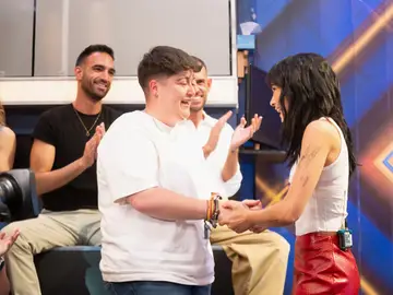 La sorpresa de Aitana con el público que provoca el llanto de una fan en El Hormiguero La sorpresa de Aitana con el público que provoca el llanto de una fan en El Hormiguero