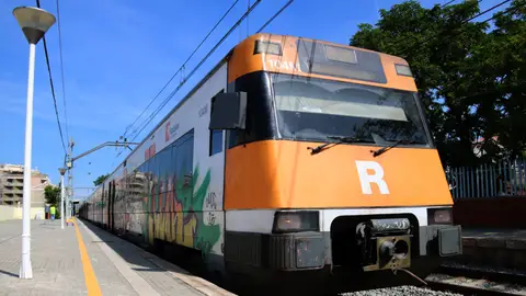 La xarxa de Rodalies continua afectada pel robatori de coure de diumenge passat La xarxa de Rodalies continua afectada pel robatori de coure de diumenge passat