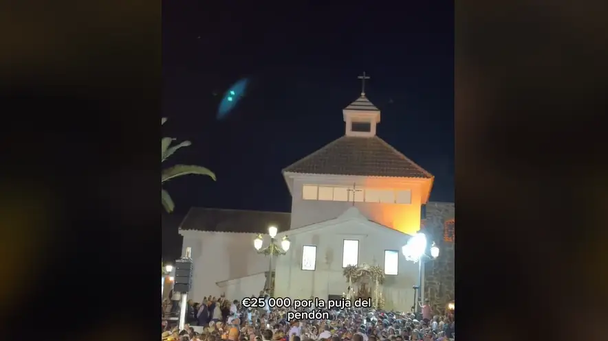 La puja del pendón de la virgen de Lepe La puja del pendón de la virgen de Lepe