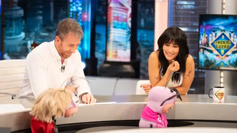 "¿Esto es real?": Trancas y Barrancas sorprenden a Aitana con su propio mercado negro de productos "¿Esto es real?": Trancas y Barrancas sorprenden a Aitana con su propio mercado negro de productos