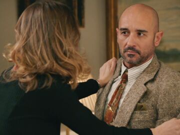 &iexcl;Jes&uacute;s, fuera de s&iacute;! Bego&ntilde;a evita que su marido pegue a Julia
