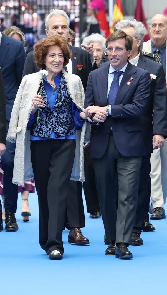 Carmen Iglesias y José Luis Martínez-Almeida, alcalde de Madrid
