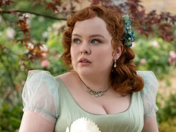 Nicola Coughlan como Penelope Featherington en la temporada 3 de Los Bridgerton Nicola Coughlan como Penelope Featherington en la temporada 3 de Los Bridgerton