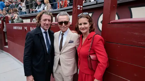 José Ortega Cano, con Samantha Vallejo-Nágera y Colate José Ortega Cano, con Samantha Vallejo-Nágera y Colate