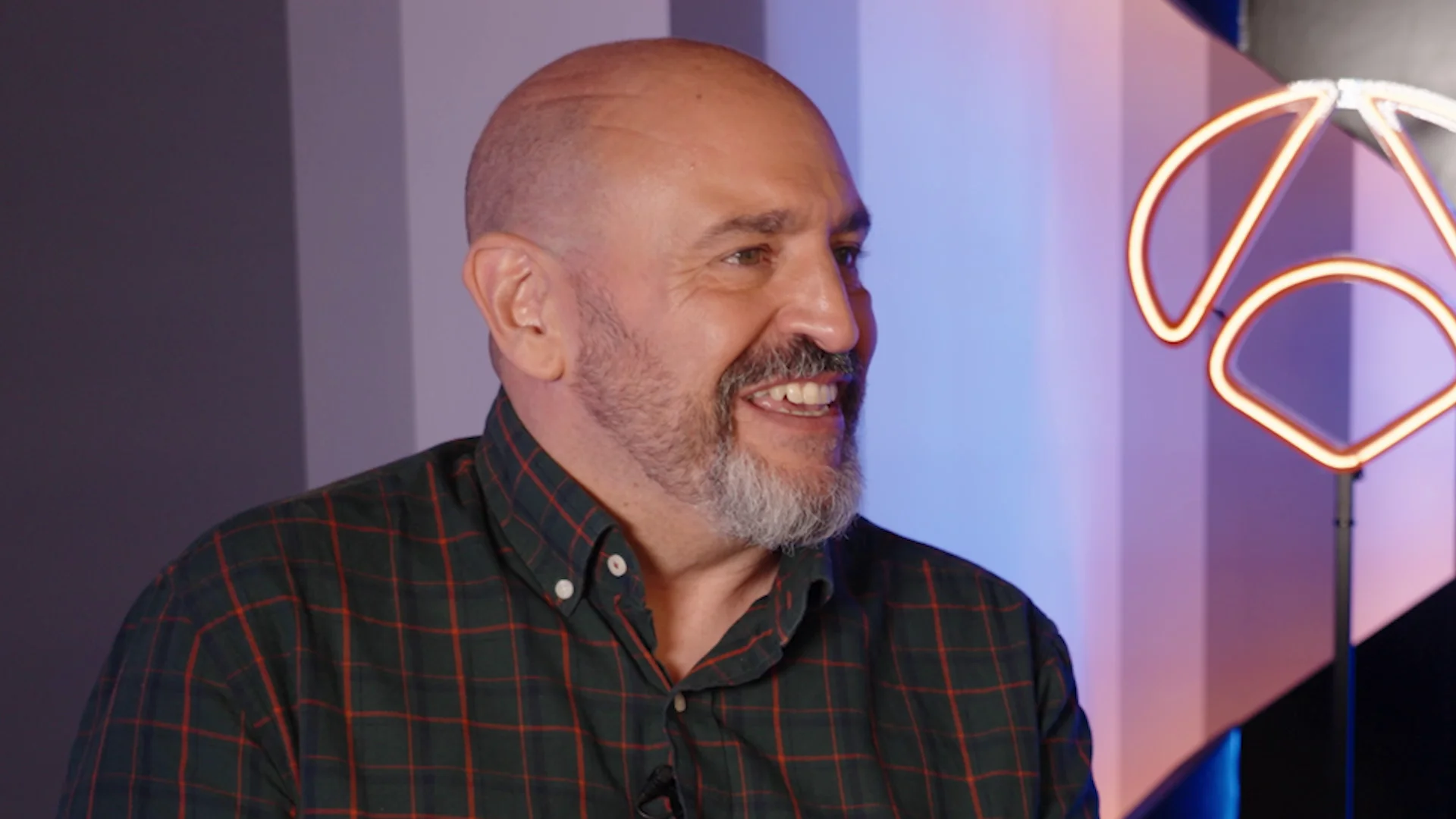 &Oacute;scar reacciona a las felicitaciones de los exconcursantes de Pasapalabra y &iexcl;Boom!: &ldquo;Tuve que morderme la lengua con ellos&rdquo;