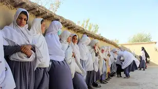 Niñas de una escuela en Zabul