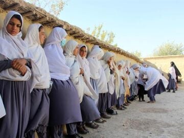 Niñas de una escuela en Zabul