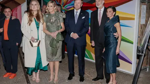 Instantánea de los reyes de España durante durante la visita de Estado en los Países Bajos, en el Museo Straat de Ámsterdam Instantánea de los reyes de España durante durante la visita de Estado en los Países Bajos, en el Museo Straat de Ámsterdam