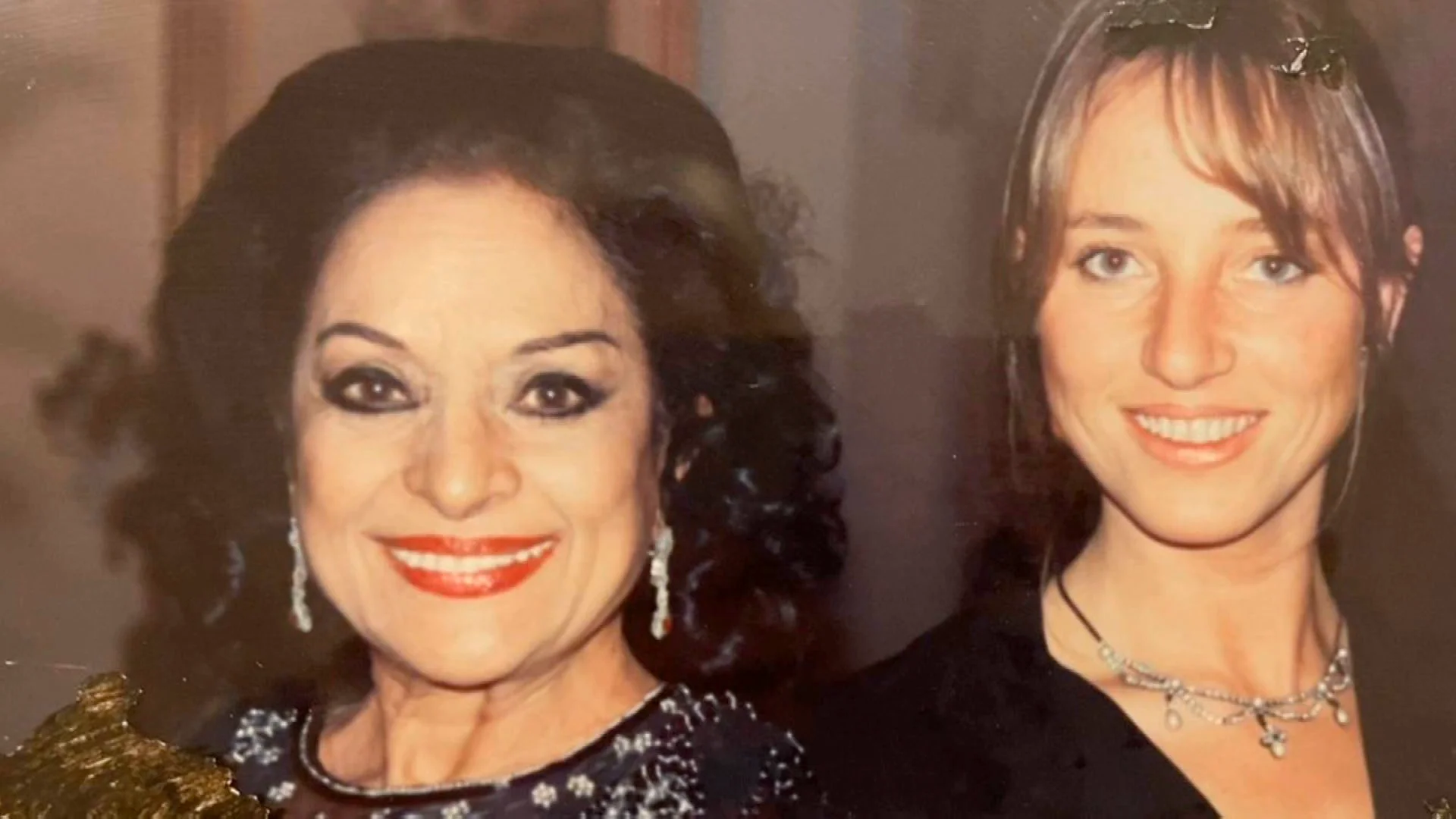 Mariola Orellana recuerda a Lola Flores en el aniversario de su muerte: "Era libre, moderna y respetuosa con todos" Mariola Orellana recuerda a Lola Flores en el aniversario de su muerte: "Era libre, moderna y respetuosa con todos"