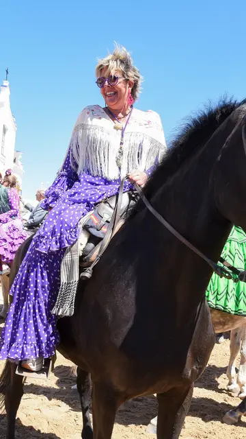 Simoneta Gómez-Acebo, a caballo en El Rocío Simoneta Gómez-Acebo, a caballo en El Rocío