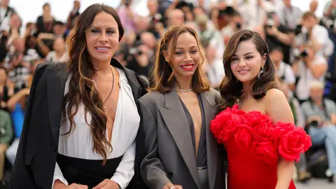 Karla Sofía Gascón, Zoe Saldaña y Selena Gomez en Cannes Karla Sofía Gascón, Zoe Saldaña y Selena Gomez en Cannes