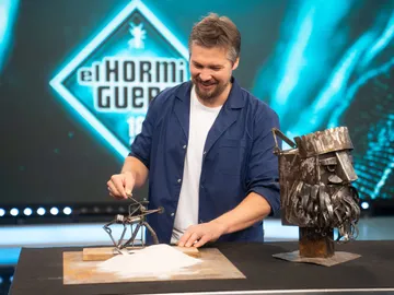 Nathy Peluso alucina con las esculturas animadas de Guillermo Galetti... ¡creadas con chatarra! Nathy Peluso alucina con las esculturas animadas de Guillermo Galetti... ¡creadas con chatarra!