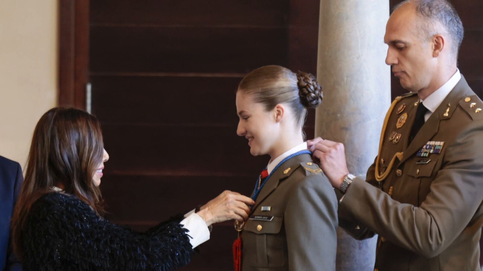 La princesa Leonor, condecorada en Zaragoza al igual que lo fue su padre, Felipe VI, hace casi 40 años