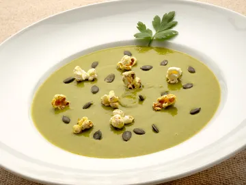 Crema de guisantes y espinacas, de Arguiñano: "Una forma muy sencilla de hacer una crema natural 10%" Crema de guisantes y espinacas, de Arguiñano: "Una forma muy sencilla de hacer una crema natural 10%"