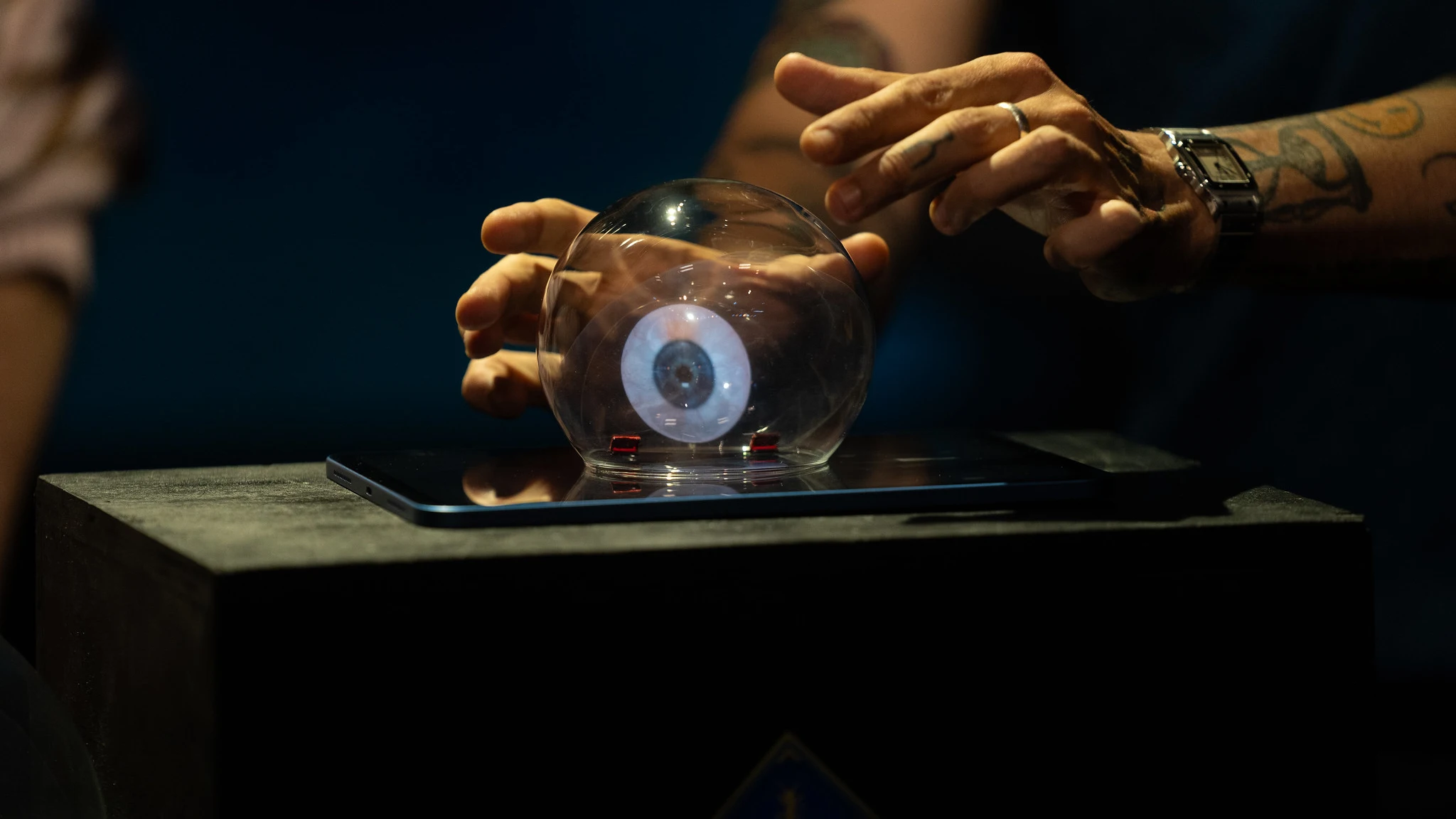 Fernando Tejero flipa con la pecera holográfica: ¿en qué consiste el fantasma de Pepper? Fernando Tejero flipa con la pecera holográfica: ¿en qué consiste el fantasma de Pepper?