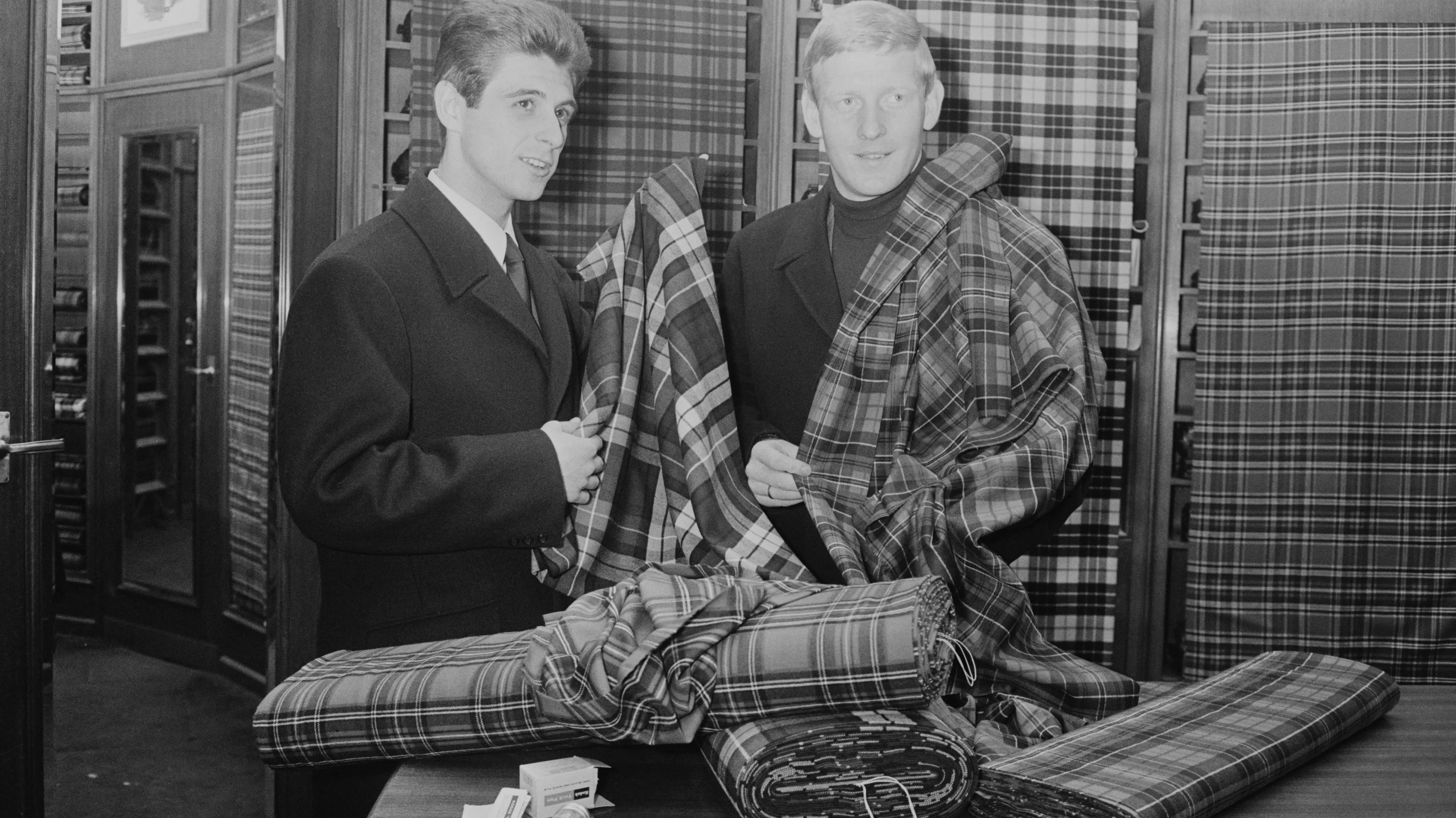 Karl-Heinz Schnellinger (derecha) junto a Gianni Rivera Karl-Heinz Schnellinger (derecha) junto a Gianni Rivera